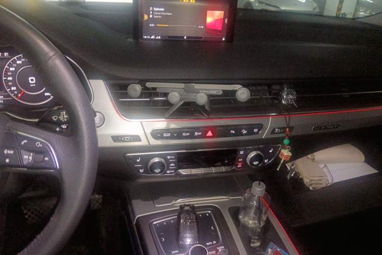 Used Audi Q7 2019 45 TFSI S line Sport Edition Audio And AC Panel