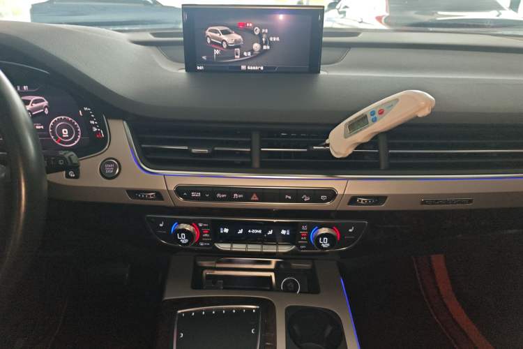 Used Audi Q7 2019 55 TFSI S line Sport Edition Audio And AC Panel