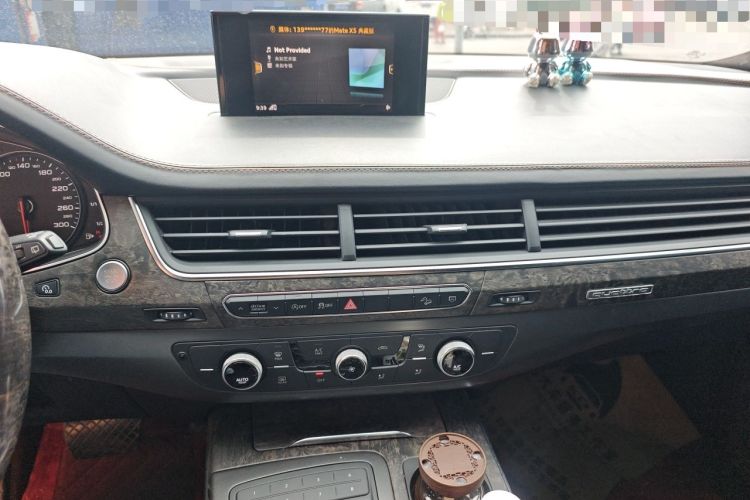 Used Audi Q7 2019 2.0T Standard Model Middle East Audio And AC Panel