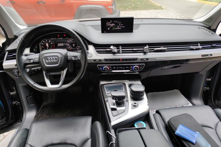 Used Audi Q7 2019 55 TFSI Prestige Edition Center Console