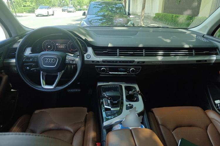 Used Audi Q7 2019 55 TFSI Prestige Edition Center Console