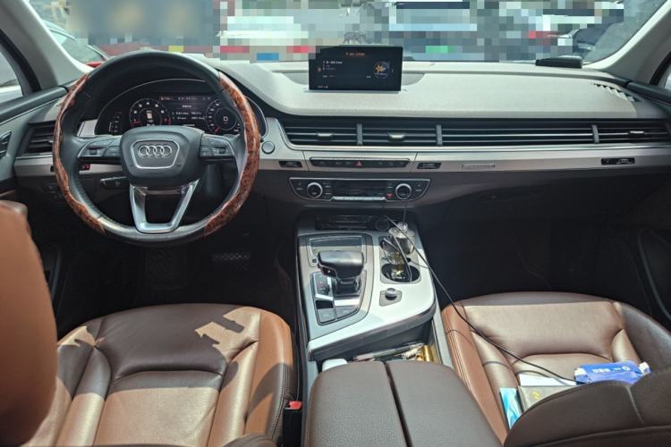Used Audi Q7 2019 45 TFSI S line Sport Edition Center Console
