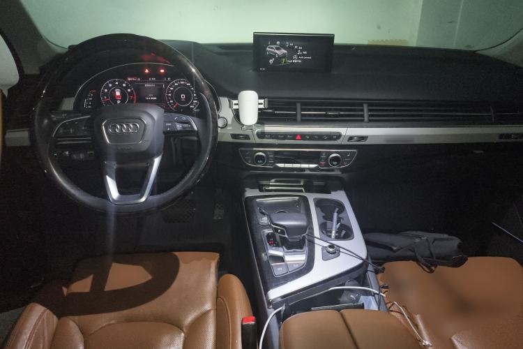 Used Audi Q7 2019 55 TFSI Prestige Edition Center Console
