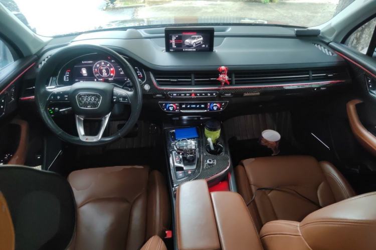 Used Audi Q7 2019 55 TFSI Prestige Edition Center Console