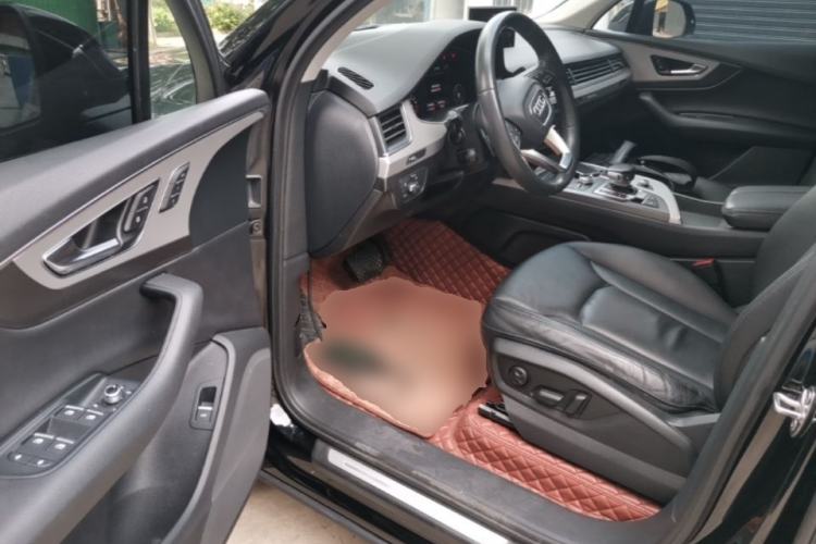 Used Audi Q7 2019 55 TFSI Technology Edition Driver Seat