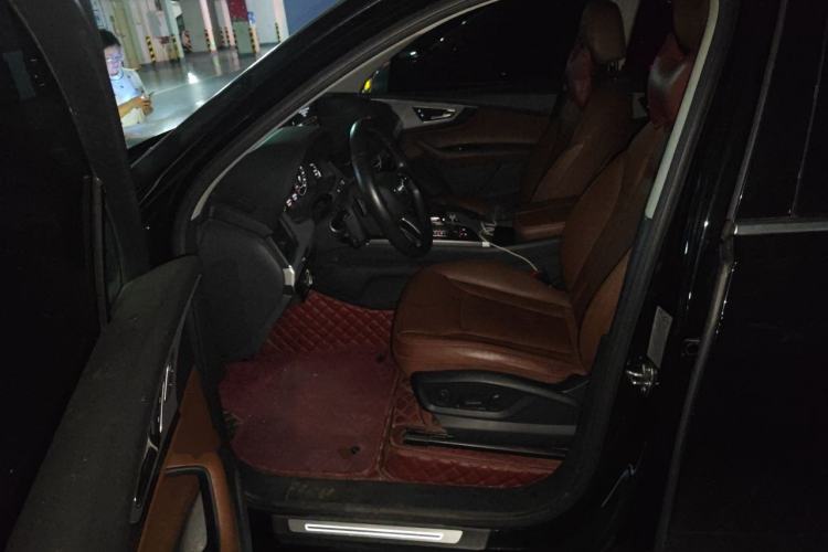 Used Audi Q7 2019 45 TFSI Comfort Model Driver Seat