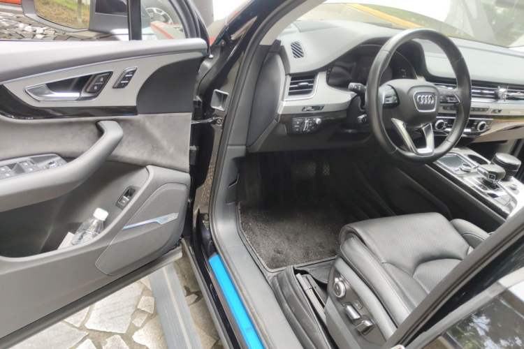 Used Audi Q7 2019 55 TFSI Prestige Edition Driver Seat