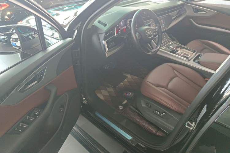 Used Audi Q7 2019 45 TFSI Comfort Model Driver Seat