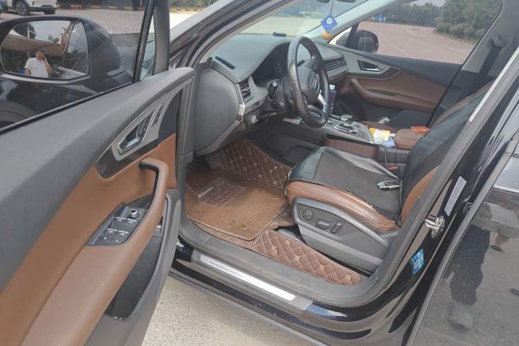 Used Audi Q7 2019 45 TFSI Comfort Model Driver Seat