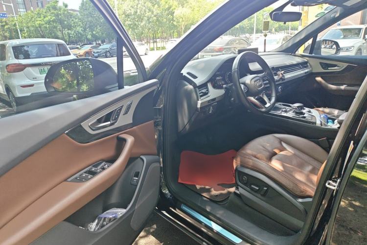 Used Audi Q7  Driver Seat