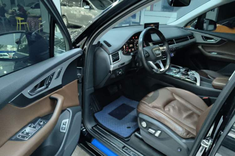 Used Audi Q7 2019 45 TFSI Comfort Model Driver Seat