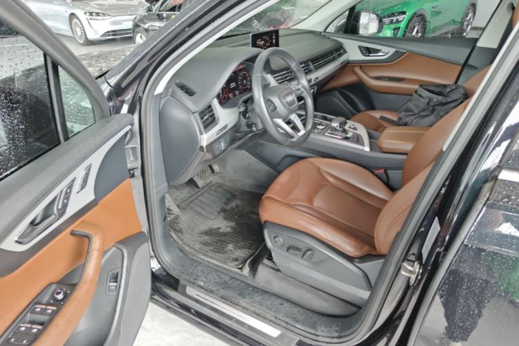 Used Audi Q7 2019 45 TFSI Comfort Model Driver Seat