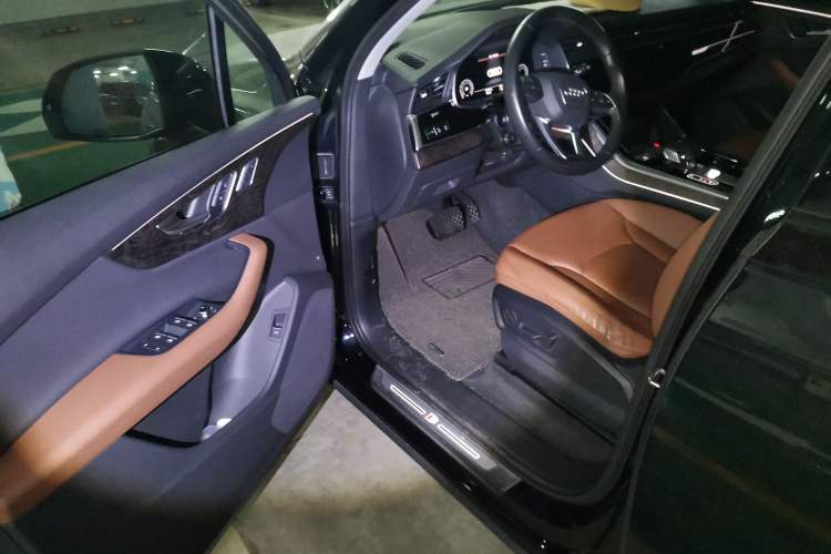 Used Audi Q7 2019 55 TFSI S line Sport Edition Driver Seat