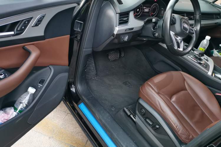 Used Audi Q7 2019 45 TFSI Comfort Model Driver Seat