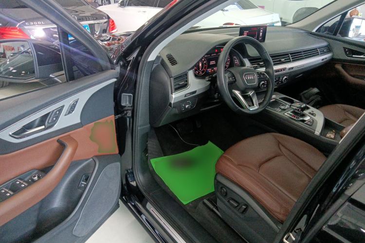 Used Audi Q7 2019 45 TFSI Comfort Model Driver Seat