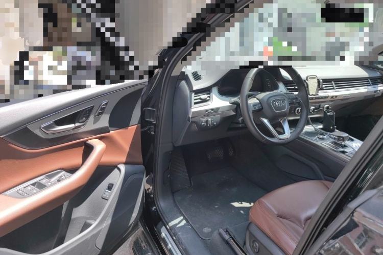 Used Audi Q7 2019 55 TFSI Technology Edition Driver Seat