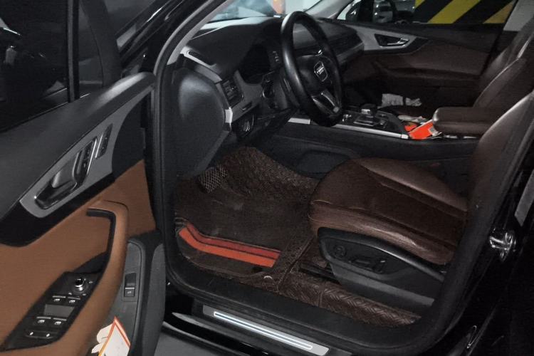 Used Audi Q7 2019 45 TFSI Comfort Model Driver Seat