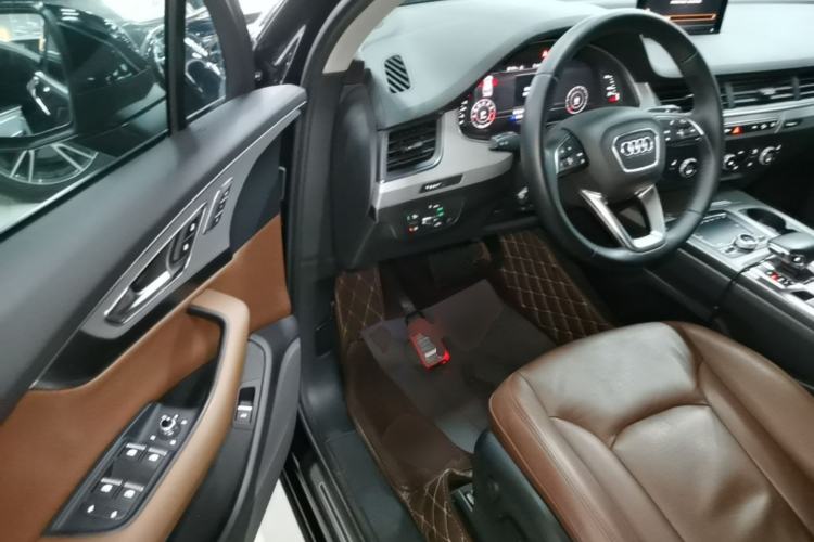 Used Audi Q7 2019 45 TFSI Comfort Model Driver Seat