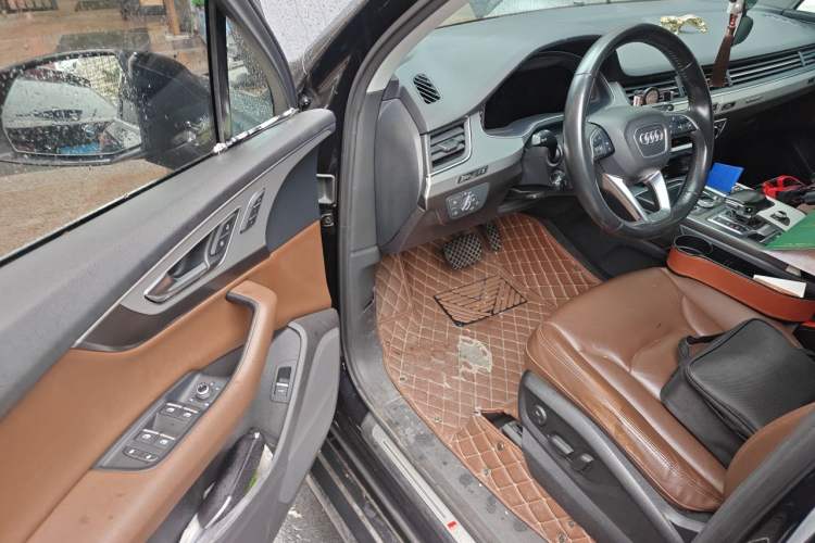 Used Audi Q7 2019 45 TFSI S line Sport Edition Driver Seat