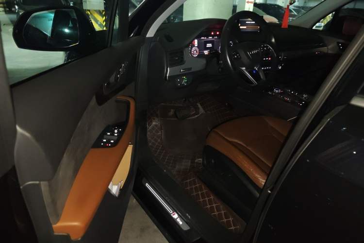 Used Audi Q7 2019 45 TFSI S line Sport Edition Driver Seat