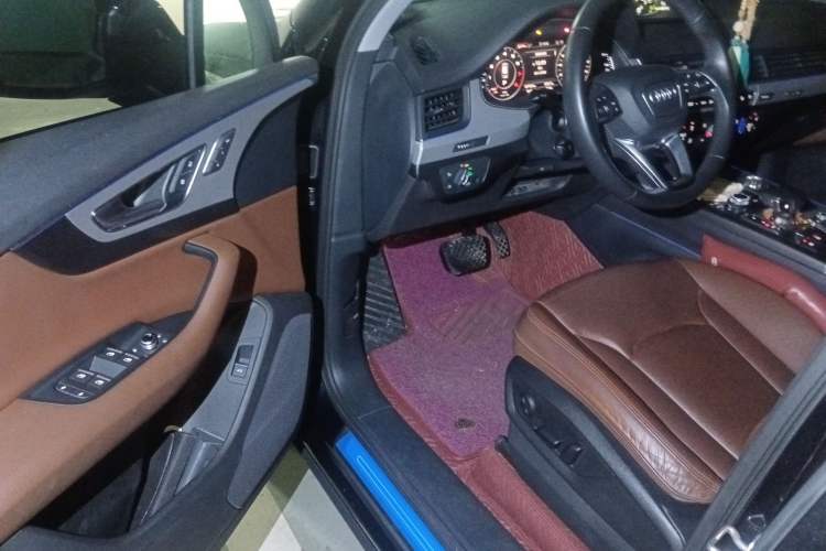 Used Audi Q7 2019 45 TFSI Comfort Model Driver Seat