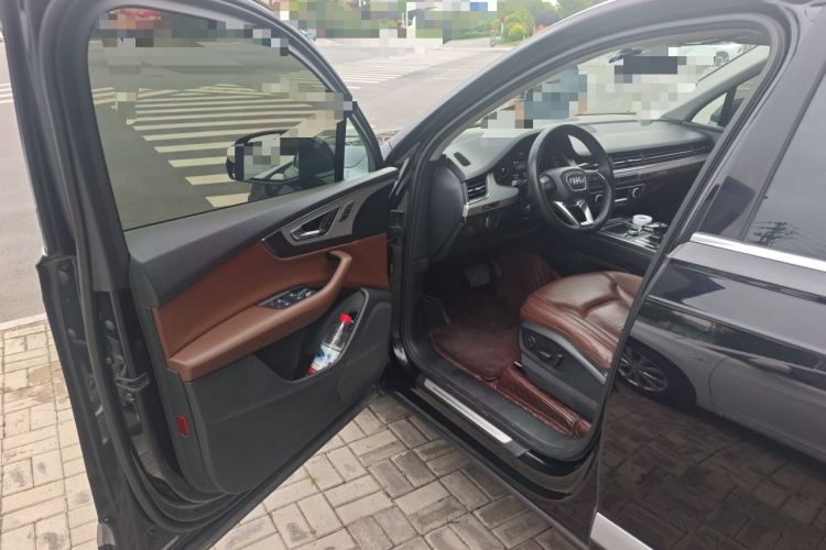 Used Audi Q7 2019 55 TFSI Technology Edition Driver Seat