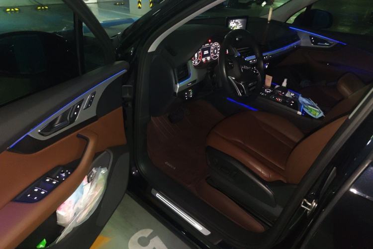 Used Audi Q7 2019 55 TFSI Technology Edition Driver Seat