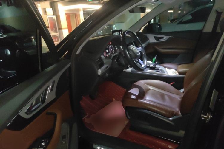 Used Audi Q7 2019 55 TFSI Technology Edition Driver Seat