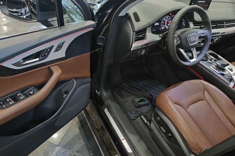 Used Audi Q7 2019 45 TFSI S line Sport Edition Driver Seat