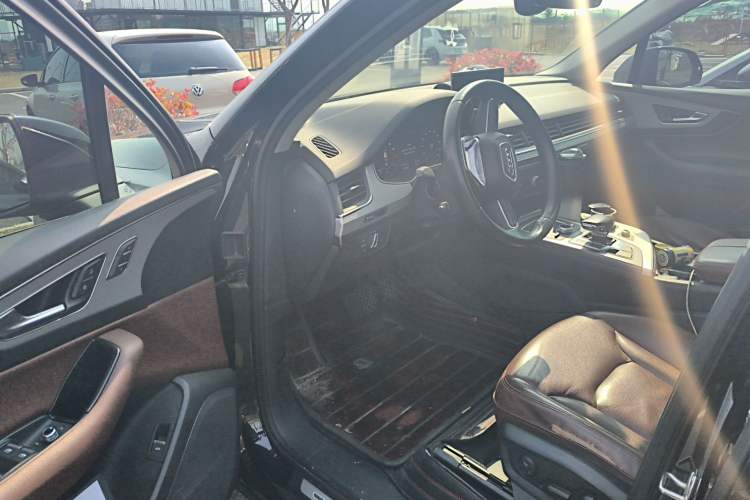 Used Audi Q7 2019 55 TFSI Technology Edition Driver Seat