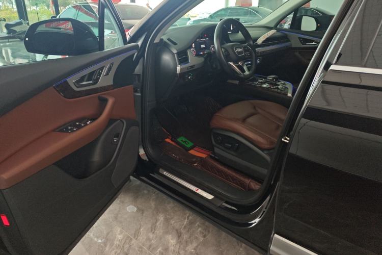 Used Audi Q7 2019 55 TFSI S line Sport Edition Driver Seat