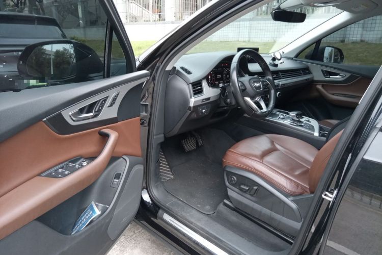 Used Audi Q7 2019 45 TFSI Comfort Model Driver Seat