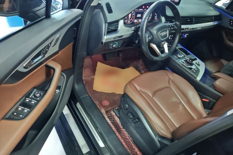 Used Audi Q7 2019 45 TFSI Comfort Model Driver Seat