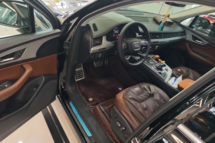 Used Audi Q7 2019 2.0T Standard Model Middle East Driver Seat
