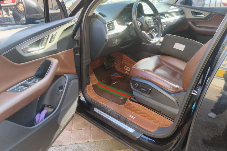 Used Audi Q7 2019 45 TFSI Comfort Model Driver Seat