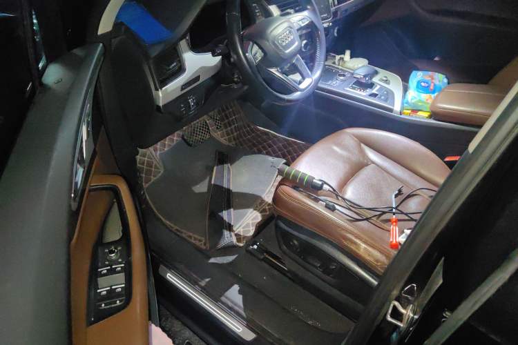 Used Audi Q7 2019 45 TFSI Comfort Model Driver Seat