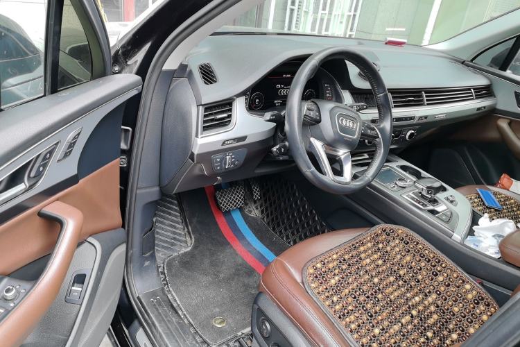 Used Audi Q7 2019 45 TFSI Comfort Model Driver Seat