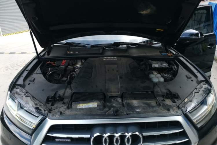 Used Audi Q7 2019 55 TFSI Technology Edition Engine Bay