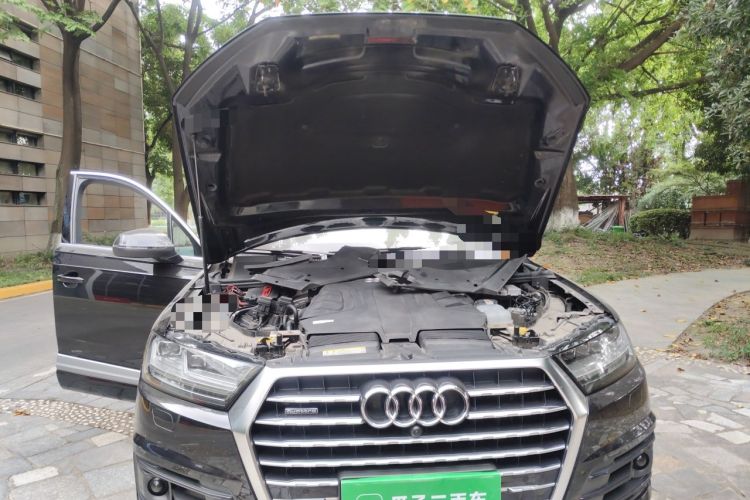 Used Audi Q7 2019 55 TFSI Prestige Edition Engine Bay