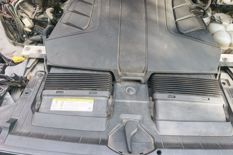 Used Audi Q7 2019 55 TFSI Technology Edition Engine Bay