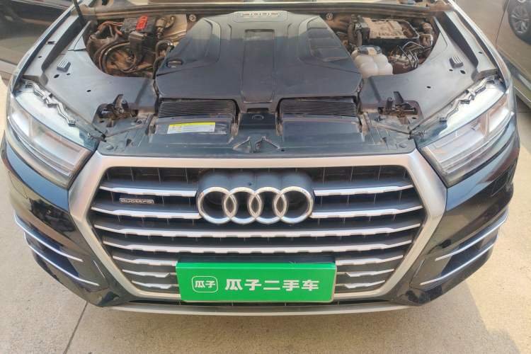 Used Audi Q7 2019 45 TFSI Comfort Model Engine Bay