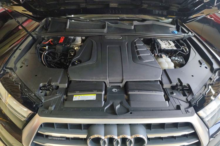 Used Audi Q7 2019 45 TFSI Comfort Model Engine Bay