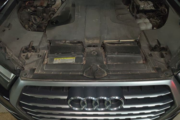 Used Audi Q7 2019 45 TFSI Comfort Model Engine Bay
