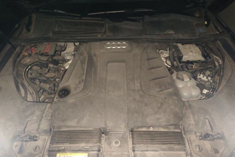 Used Audi Q7 2019 45 TFSI Comfort Model Engine Bay