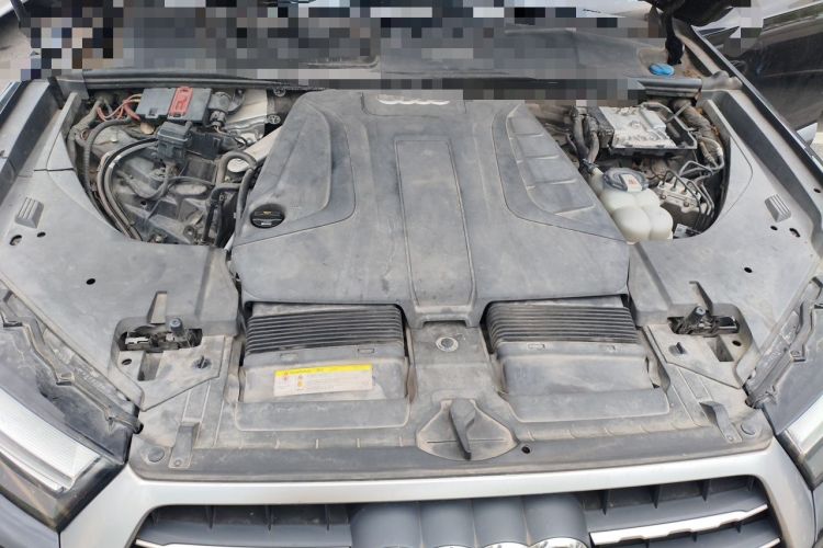 Used Audi Q7 2019 45 TFSI Comfort Model Engine Bay