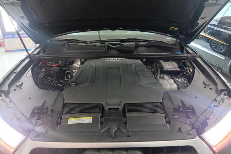 Used Audi Q7 2019 45 TFSI Comfort Model Engine Bay