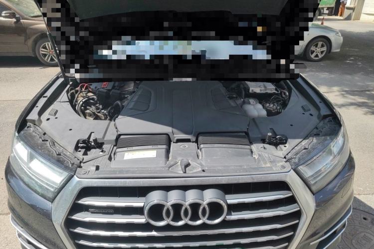 Used Audi Q7 2019 55 TFSI Technology Edition Engine Bay