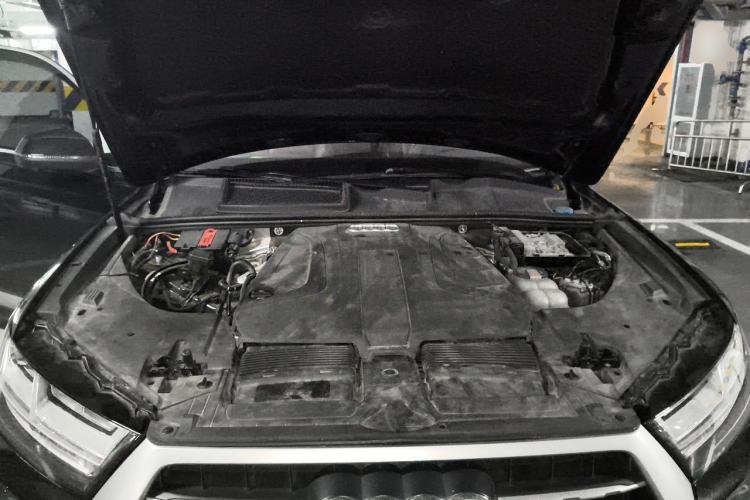 Used Audi Q7 2019 45 TFSI Comfort Model Engine Bay