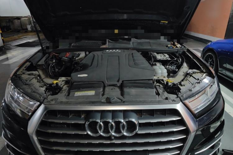 Used Audi Q7 2019 45 TFSI Comfort Model Engine Bay