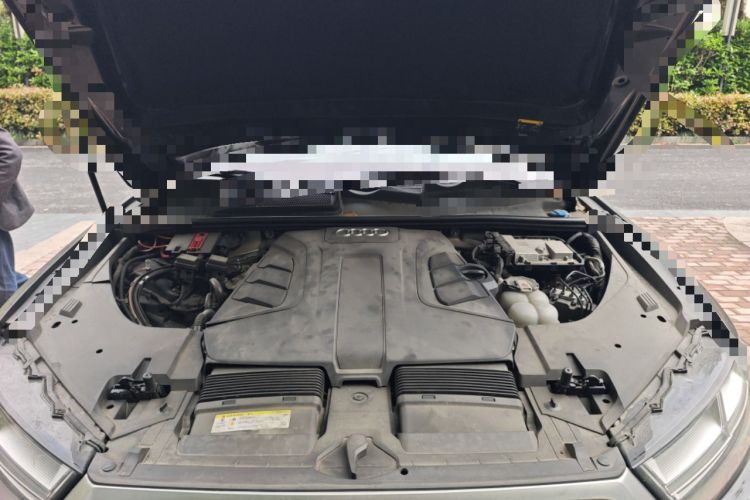 Used Audi Q7 2019 55 TFSI Technology Edition Engine Bay